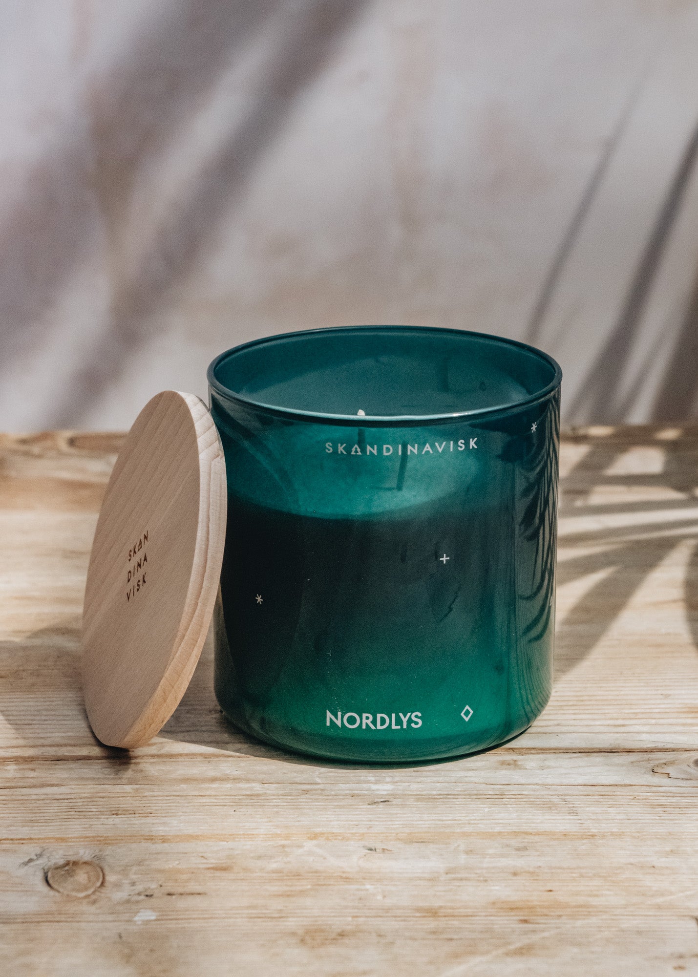 Skandinavisk Scented Candle in Nordlys 400g
