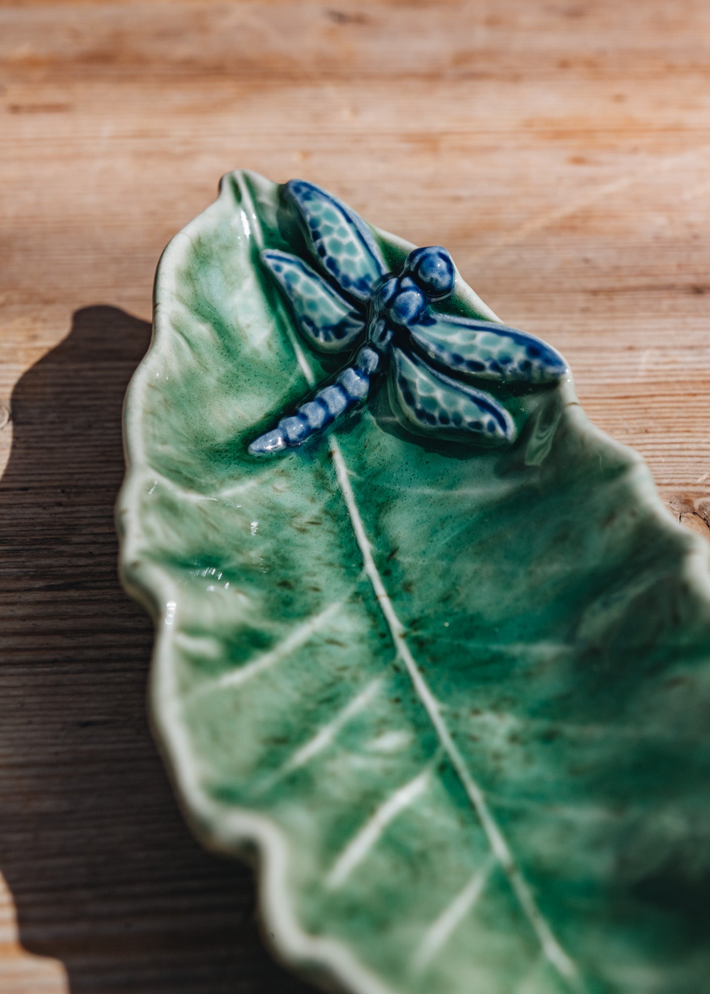 Bordhallo Pinheiro Chestnut Leaf with Dragonfly Bowl