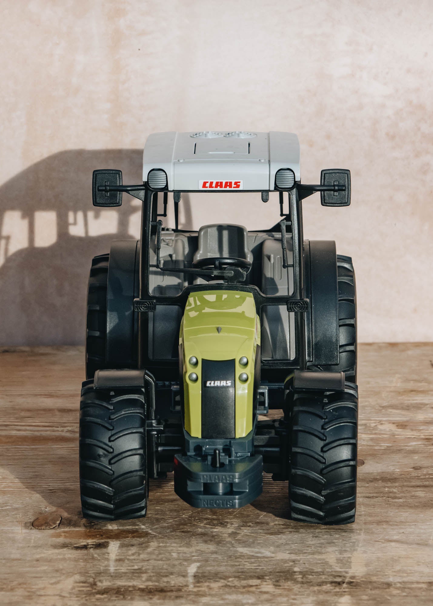 Bruder lamborghini tractor deals