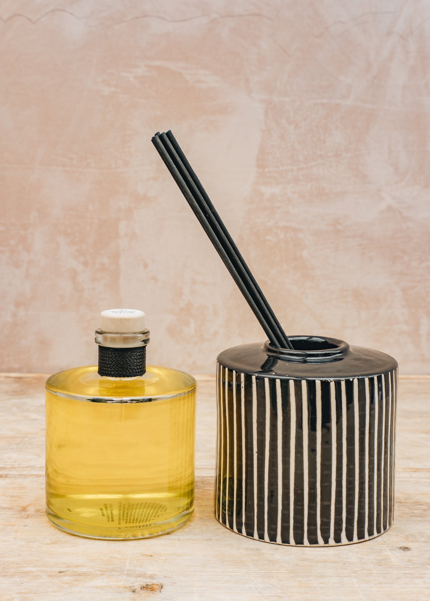 Simone et Georges Ceramic Zébré Diffuser in Marjorelle Mandarin, 500ml