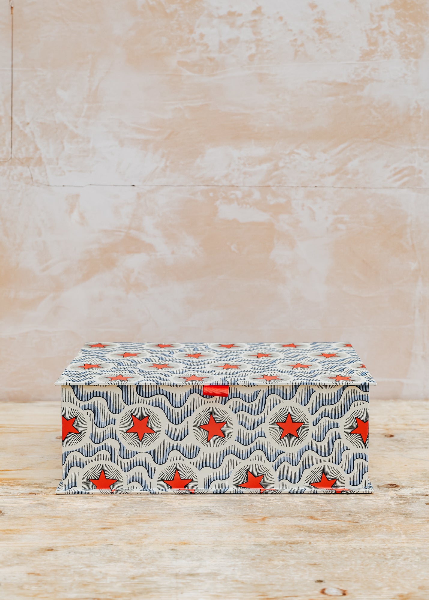 Wooden Spoon A4 Keepsake Box in Deep Red Star