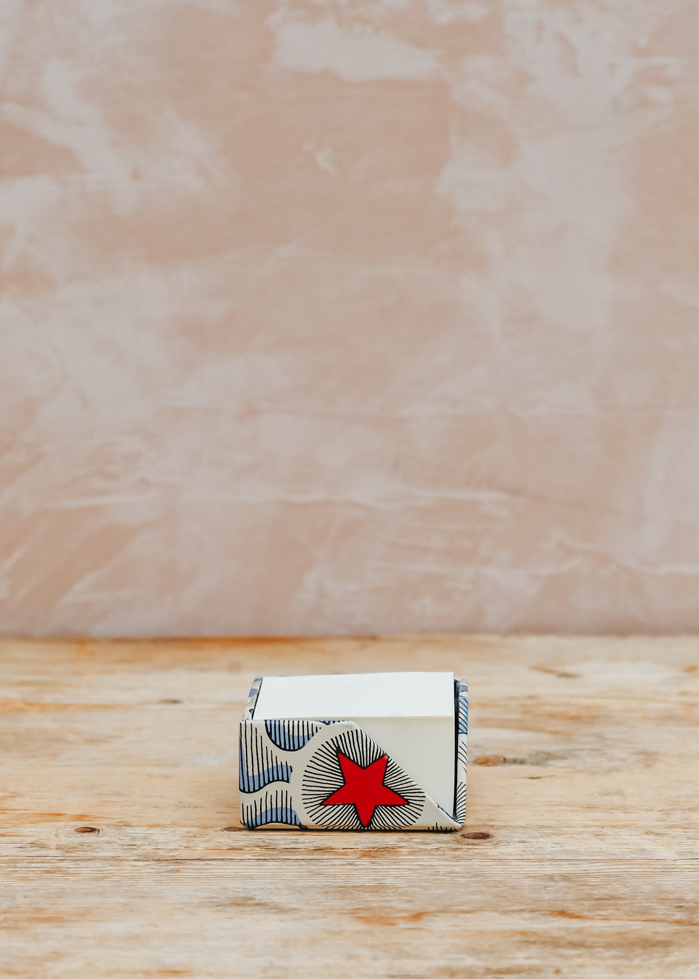 Wooden Spoon Memo Block in Deep Red Star