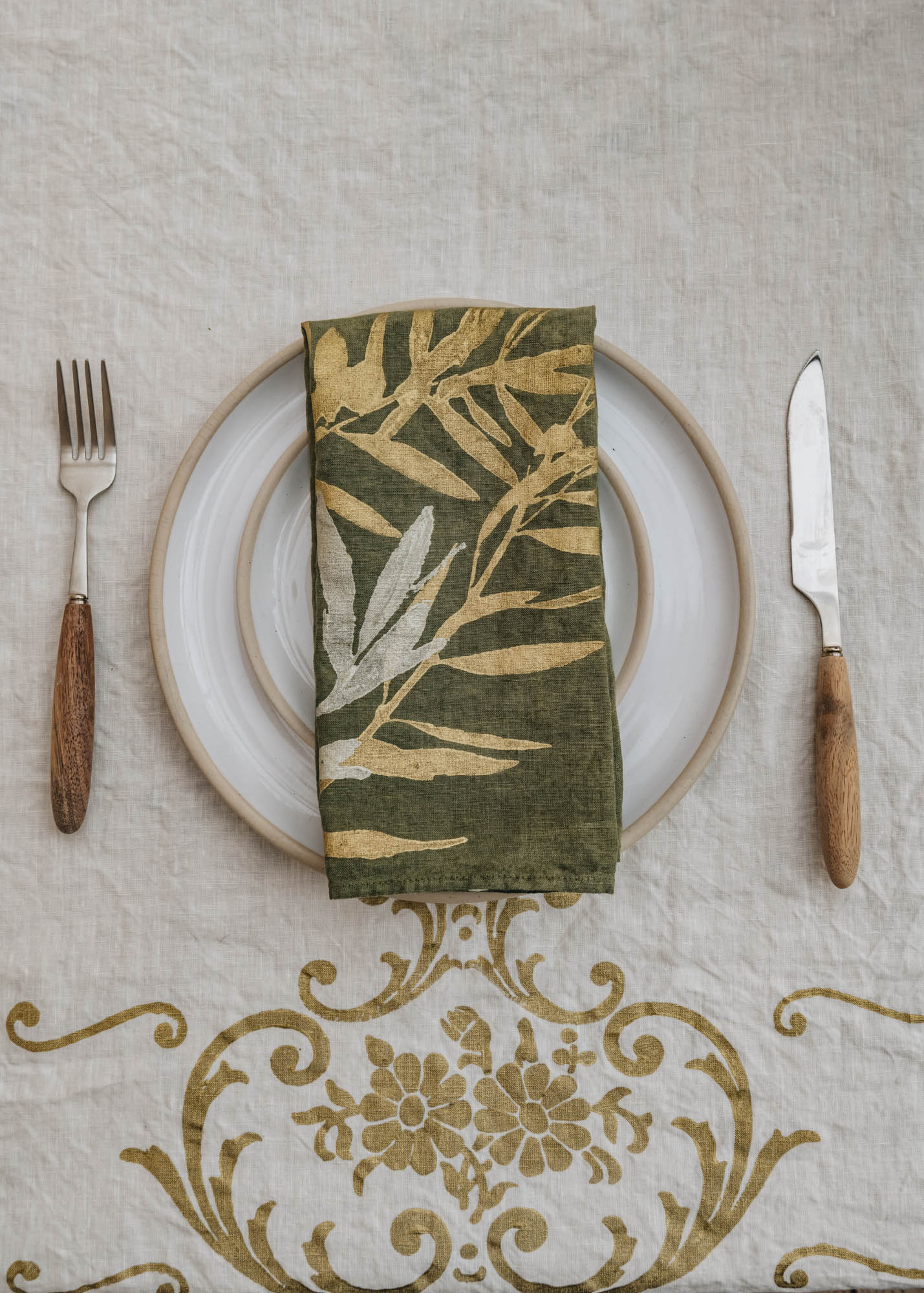 Crumpled Linen Napkin in Green and Gold