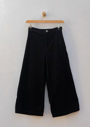 Cut Loose Cropped Wide Leg Zipped Corduroy Pants in Black