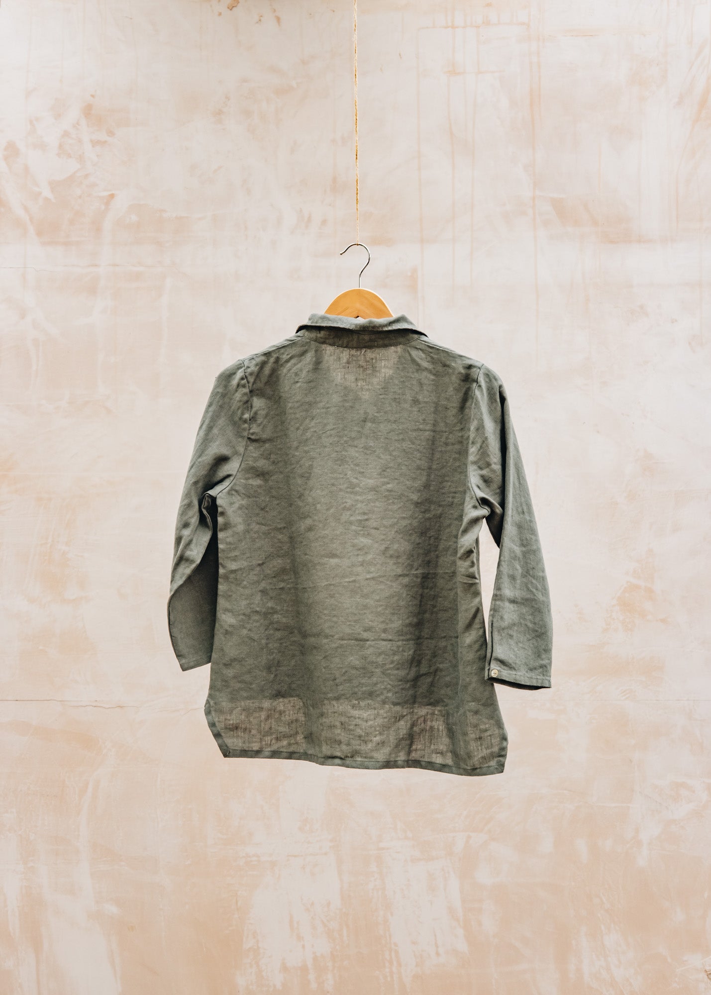 Cut Loose Hi-Low Cropped Shirt in Clay