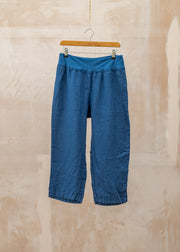 Solid Linen Capri Trousers in Naval