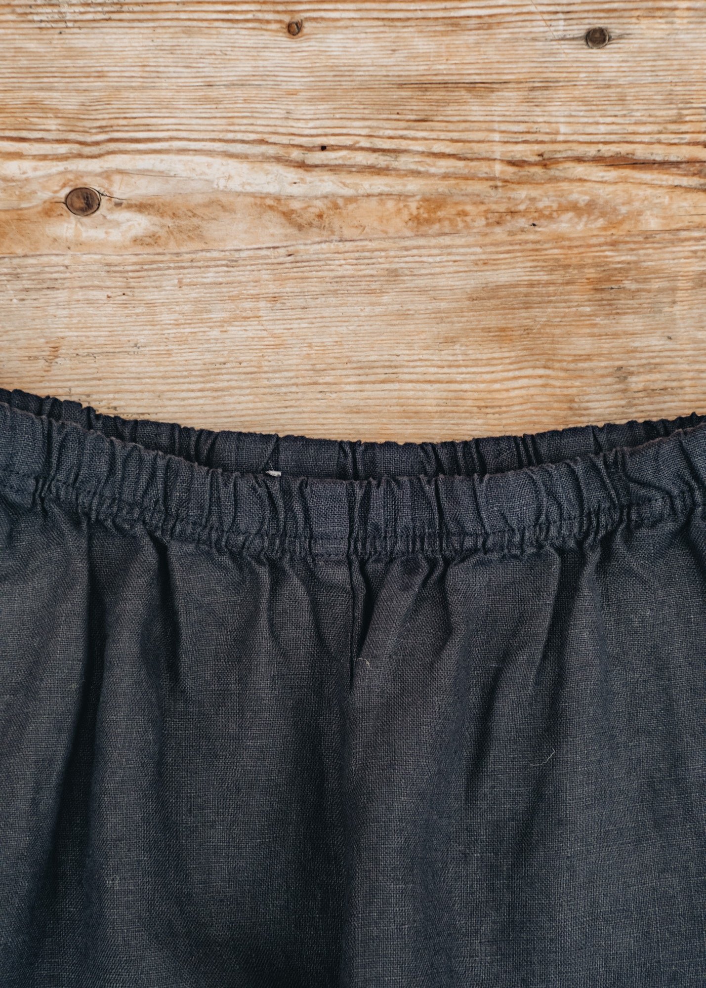 Cut Loose Solid Linen Lantern Trousers in Lights Out