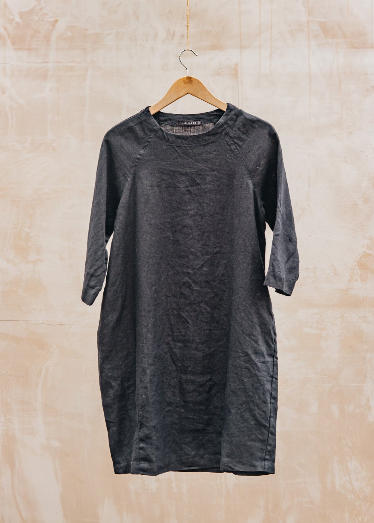 Cut Loose Solid Linen Raglan Dress in Lights Out