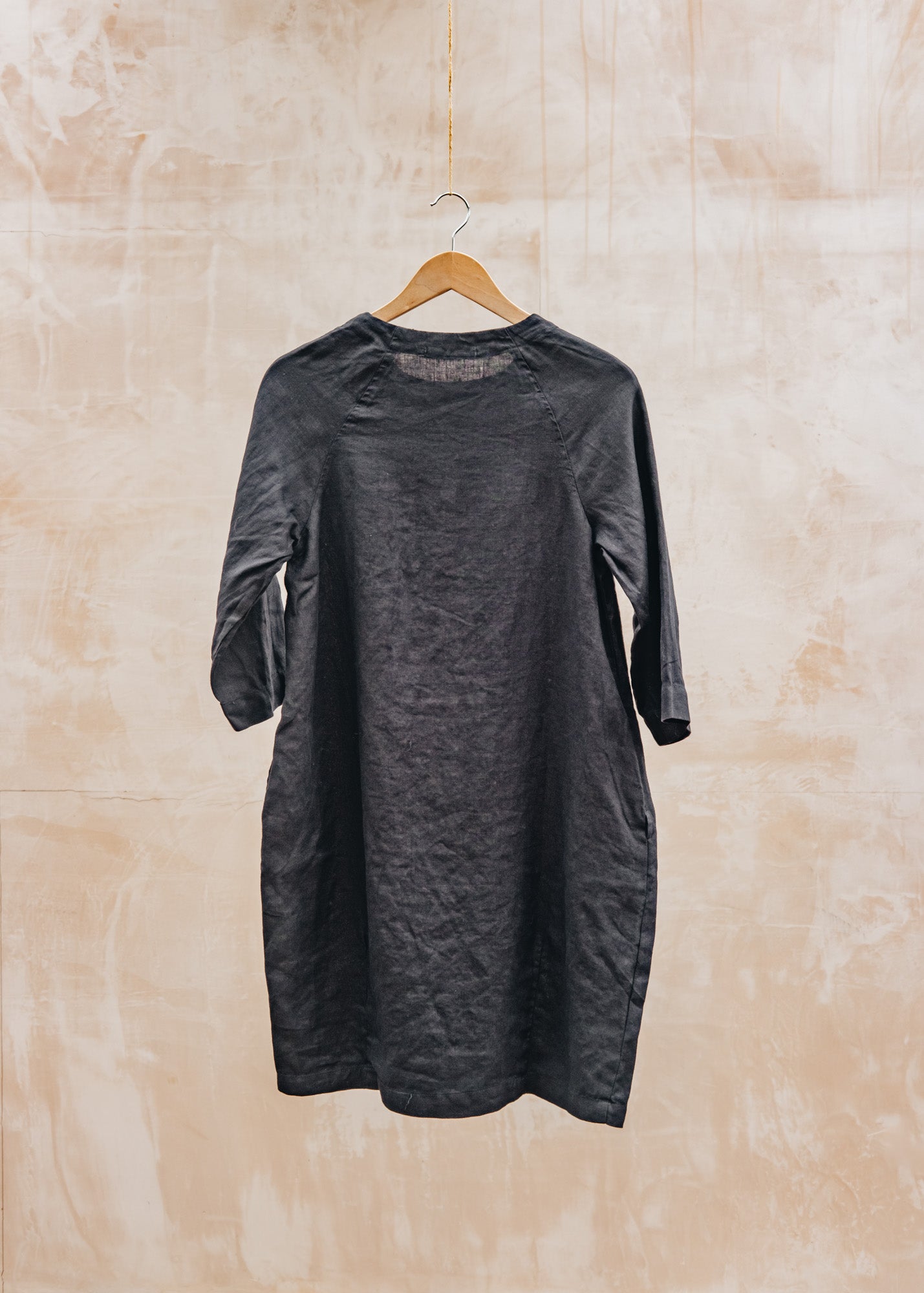 Cut Loose Solid Linen Raglan Dress in Lights Out