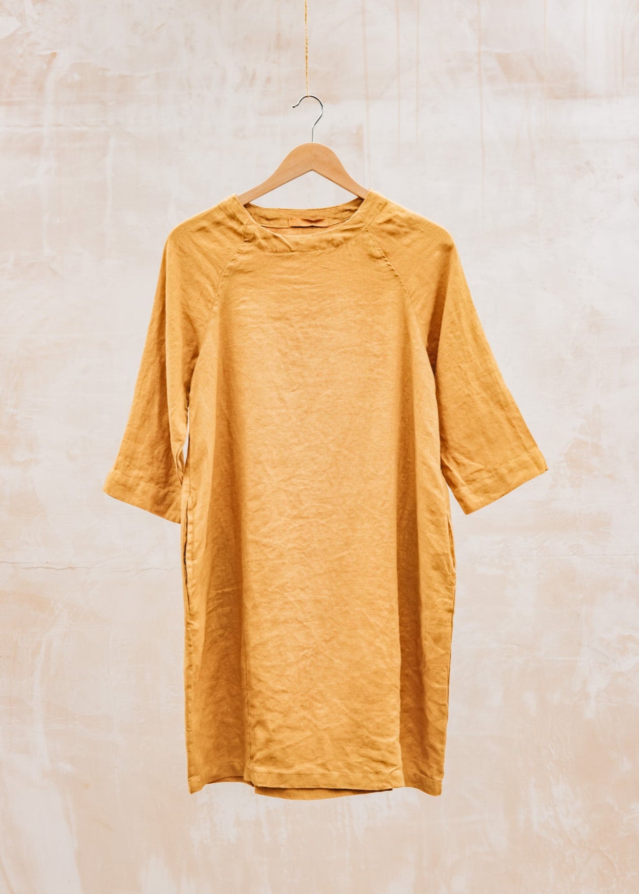 Cut Loose Solid Linen Raglan Dress in Manuka