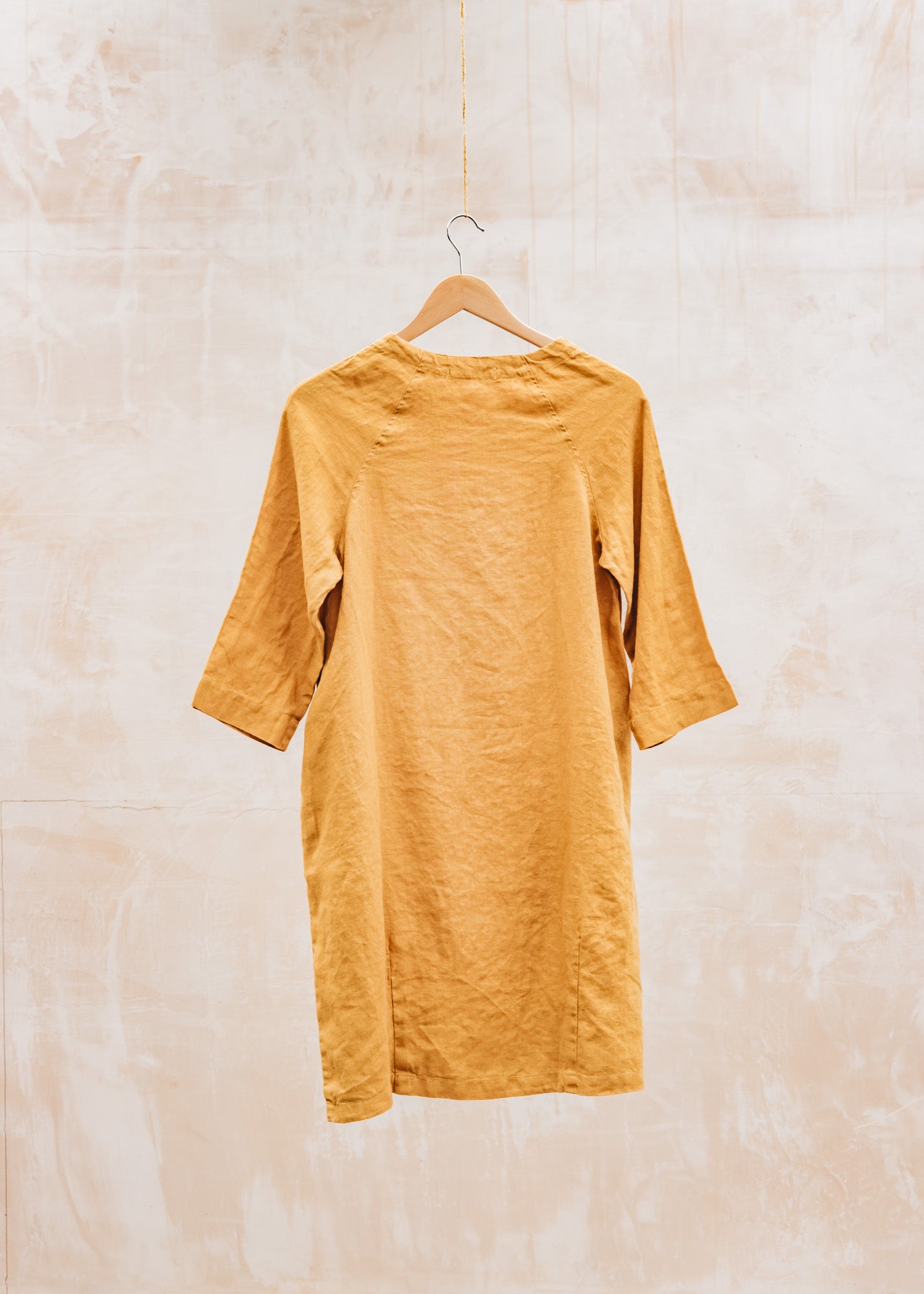 Cut Loose Solid Linen Raglan Dress in Manuka