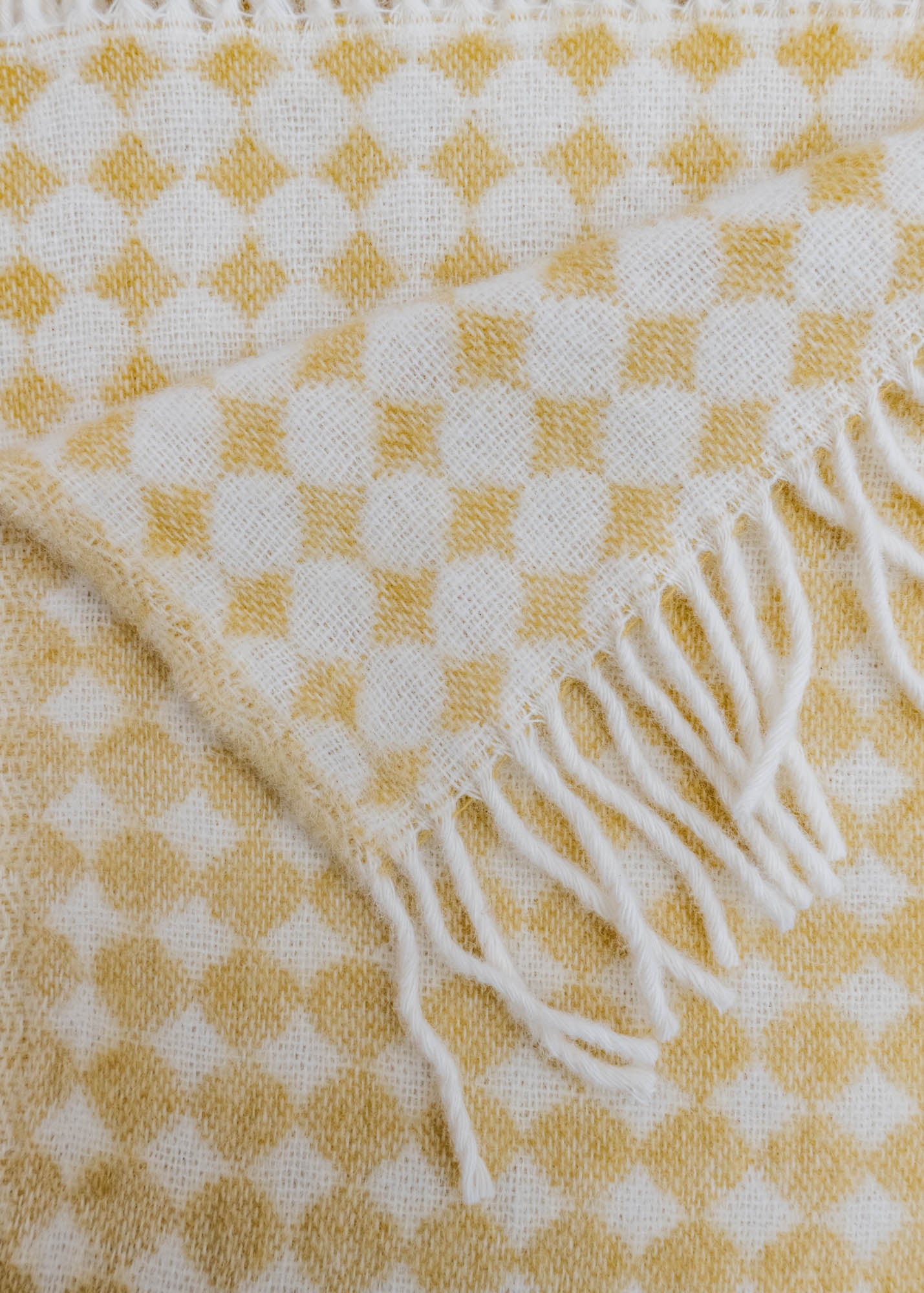 Tweedmill Tweedmill Jacquard Throw in Oil Yellow