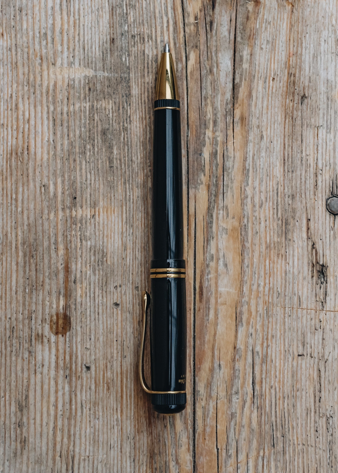 Art Angels Dia2 Twist Ballpoint Pen in Gold and Black