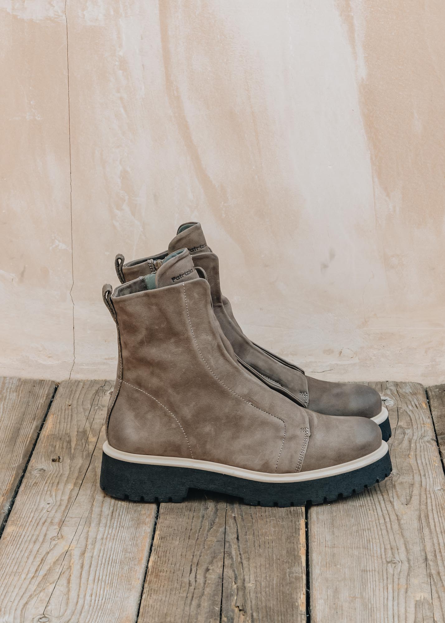 Patrizia Bonfanti Kuni No Lace Dover Boot in Nabuk Smog