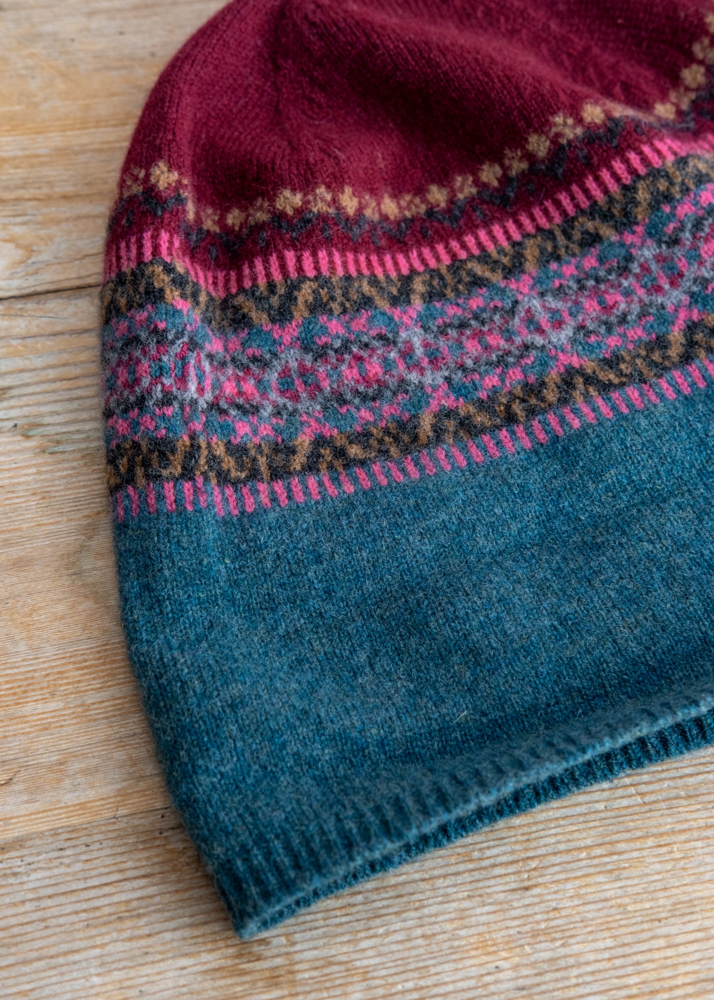 Eribé Alloa Beanie in Velvet