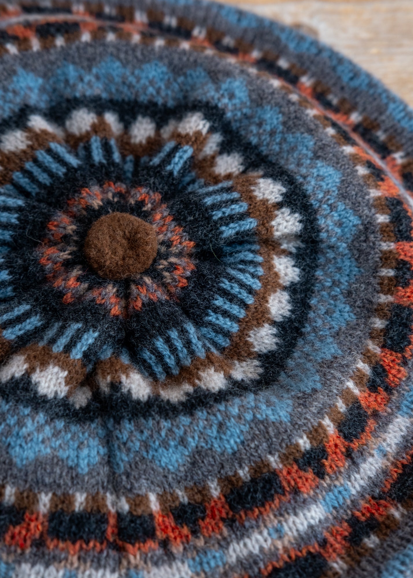 Eribé Alloa Beret in Winter