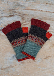 Eribé Alloa Fingerless Gloves in Braemar and Oakley