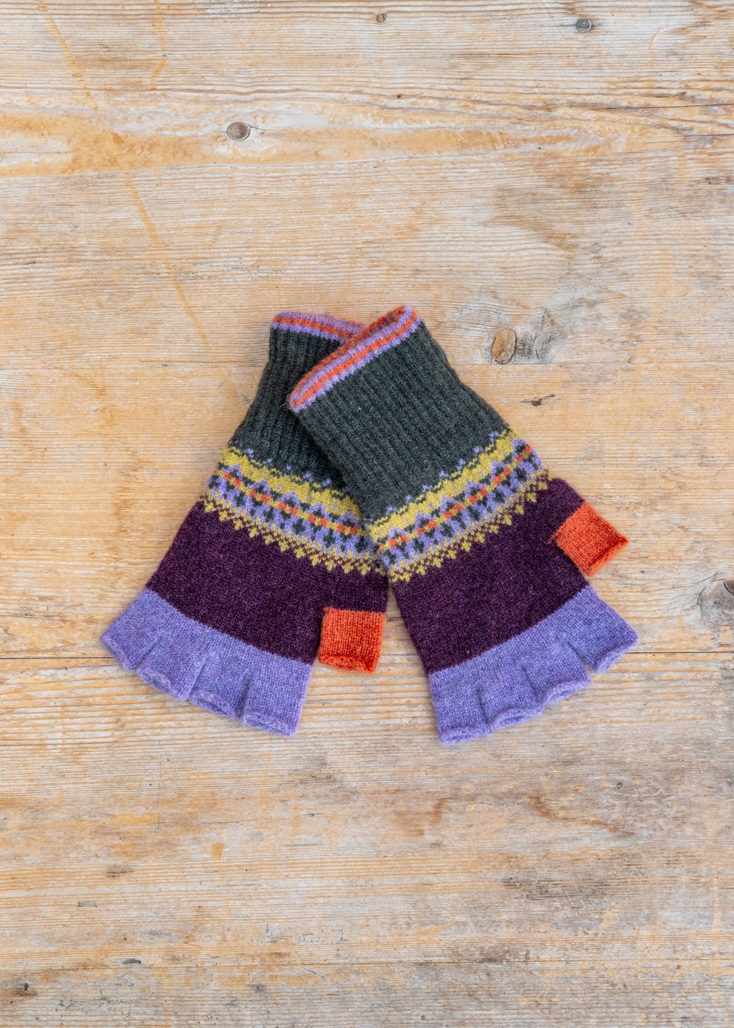 Alloa Fingerless Gloves in Copperland