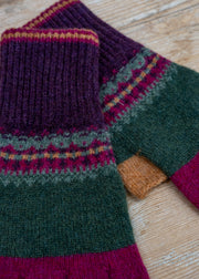 Eribé Alloa Fingerless Gloves in Tyrian and Thistle