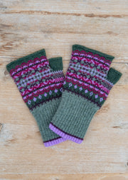 Eribé Alloa Open Mitts in Tyrian and Thistle