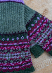Eribé Alloa Open Mitts in Tyrian and Thistle