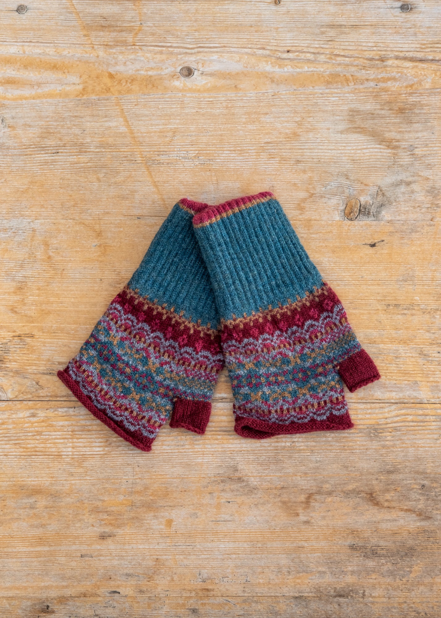 Alloa Open Mitts in Velvet