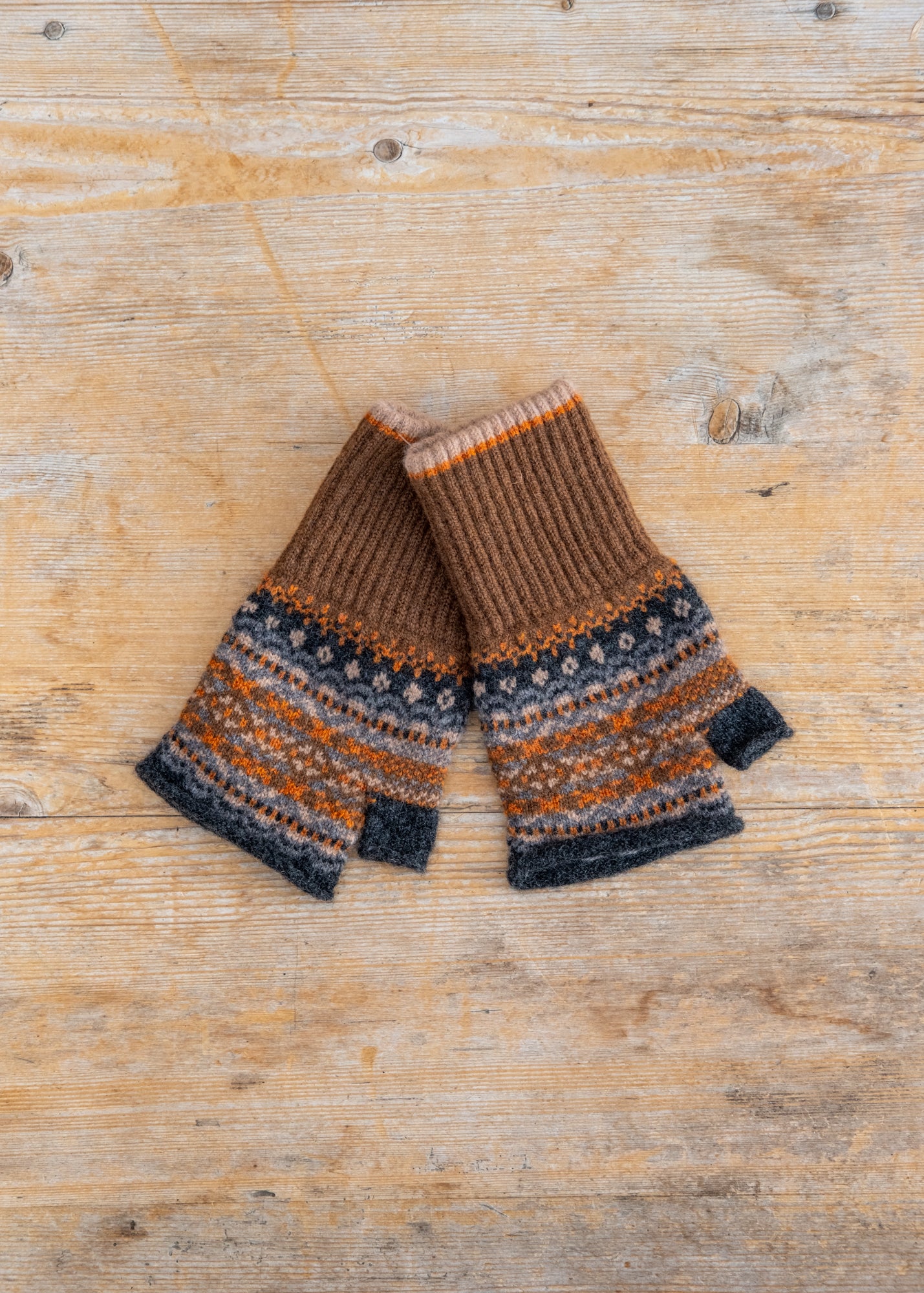 Alloa Open Mitts in Winter