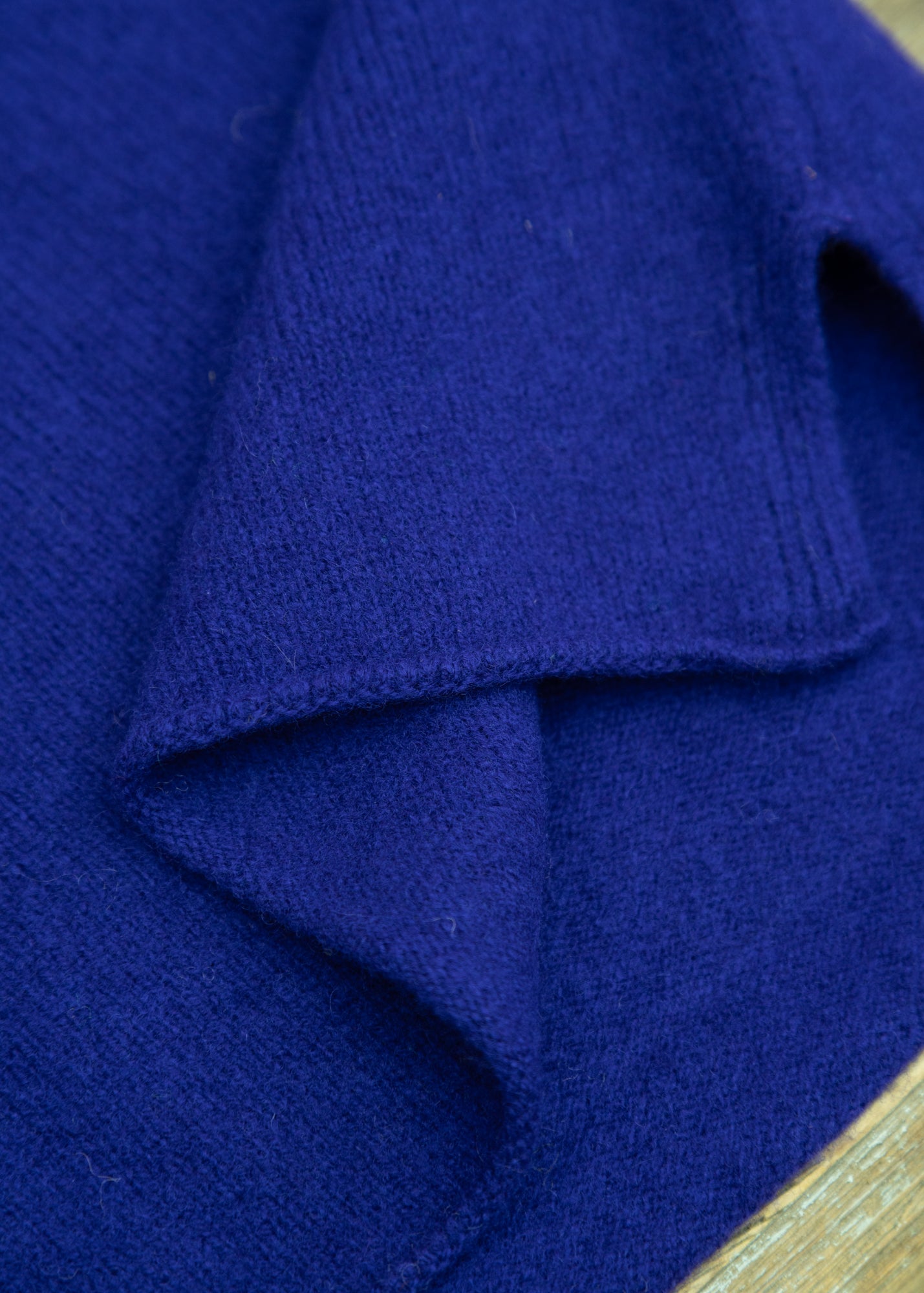 Eribé Corry Raglan Sweater in Nightfall