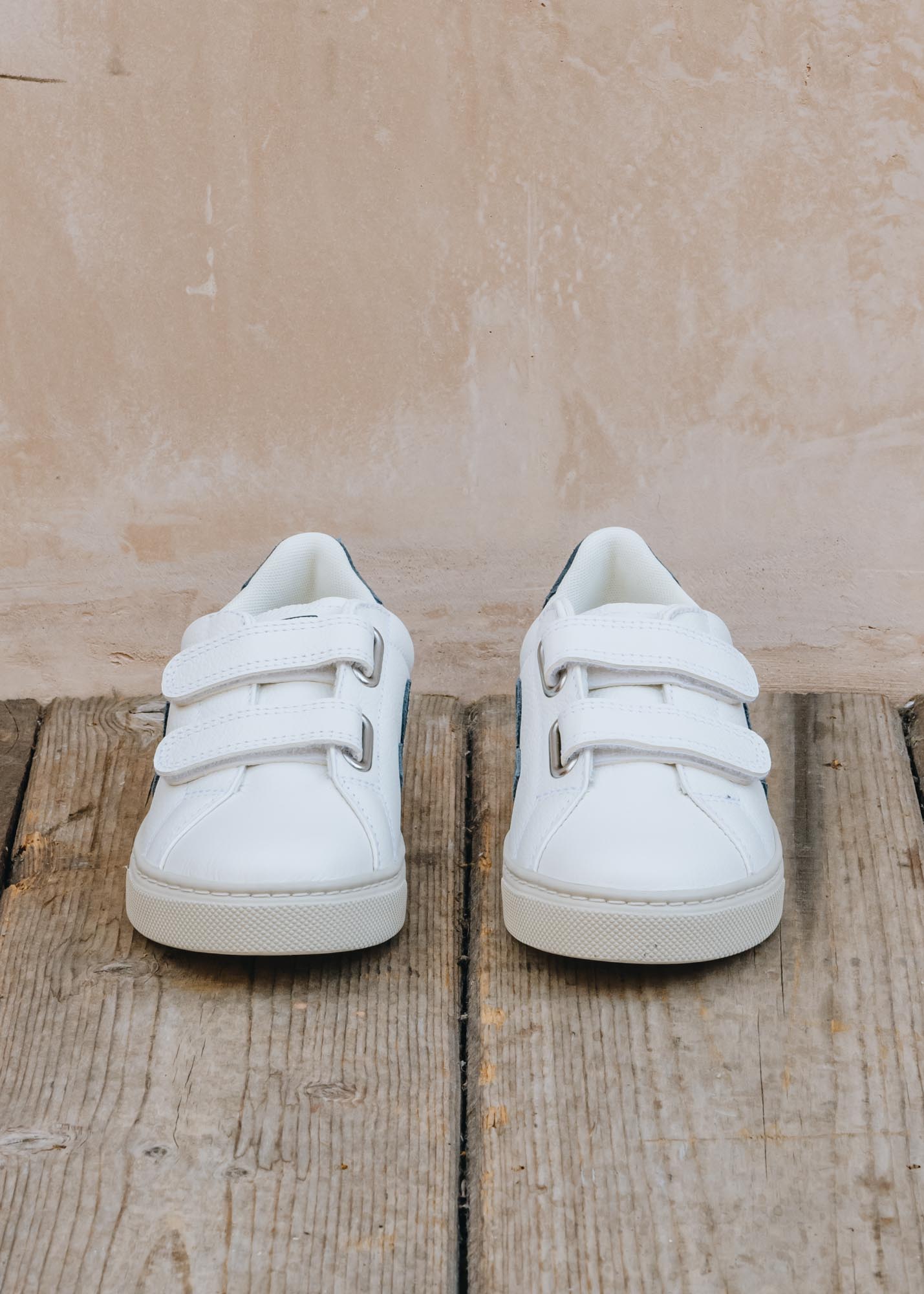 Veja Veja Children's Esplar Trainers in White and California