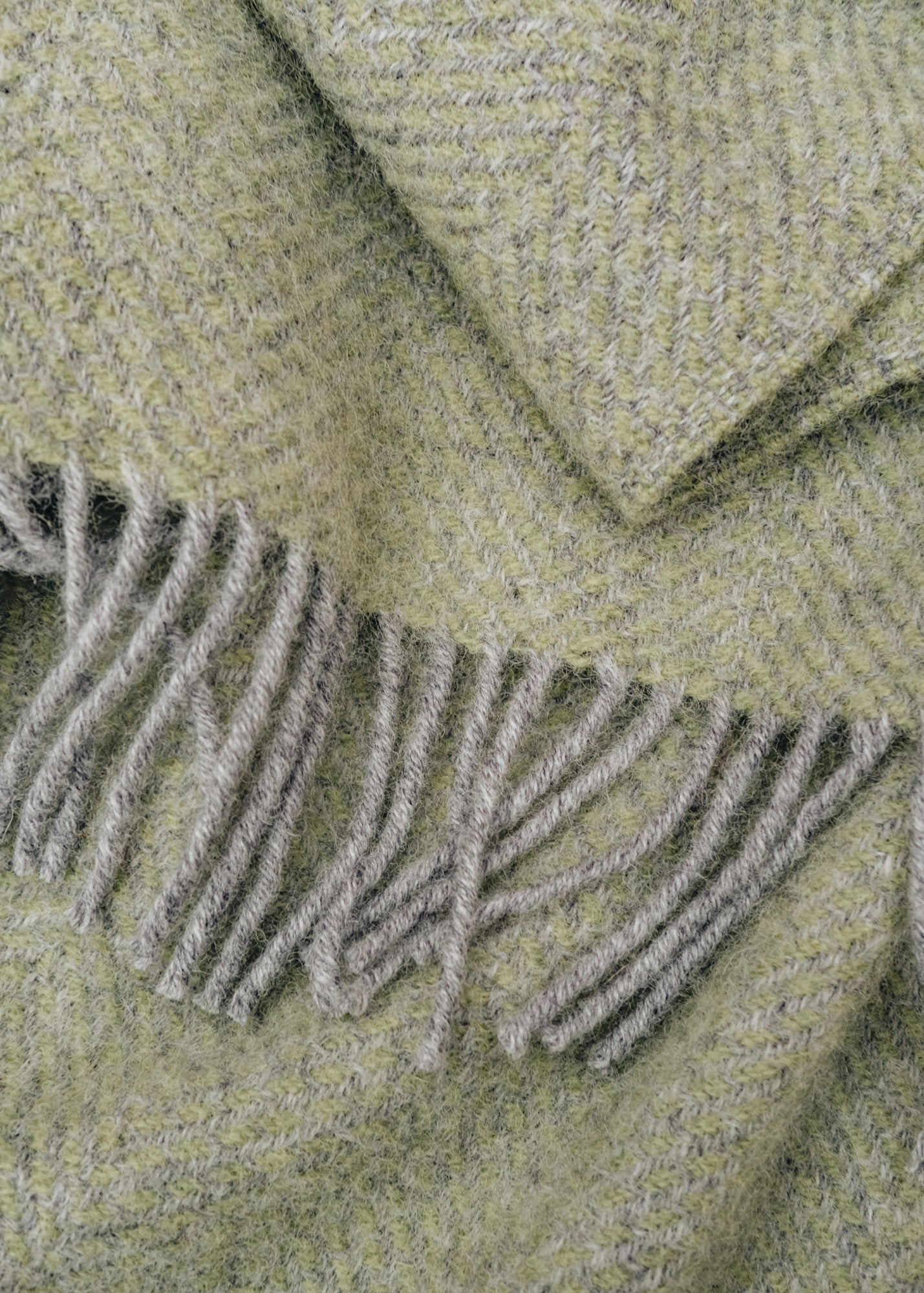 Tweedmill Extra Large Beehive Throw in Fern and Grey