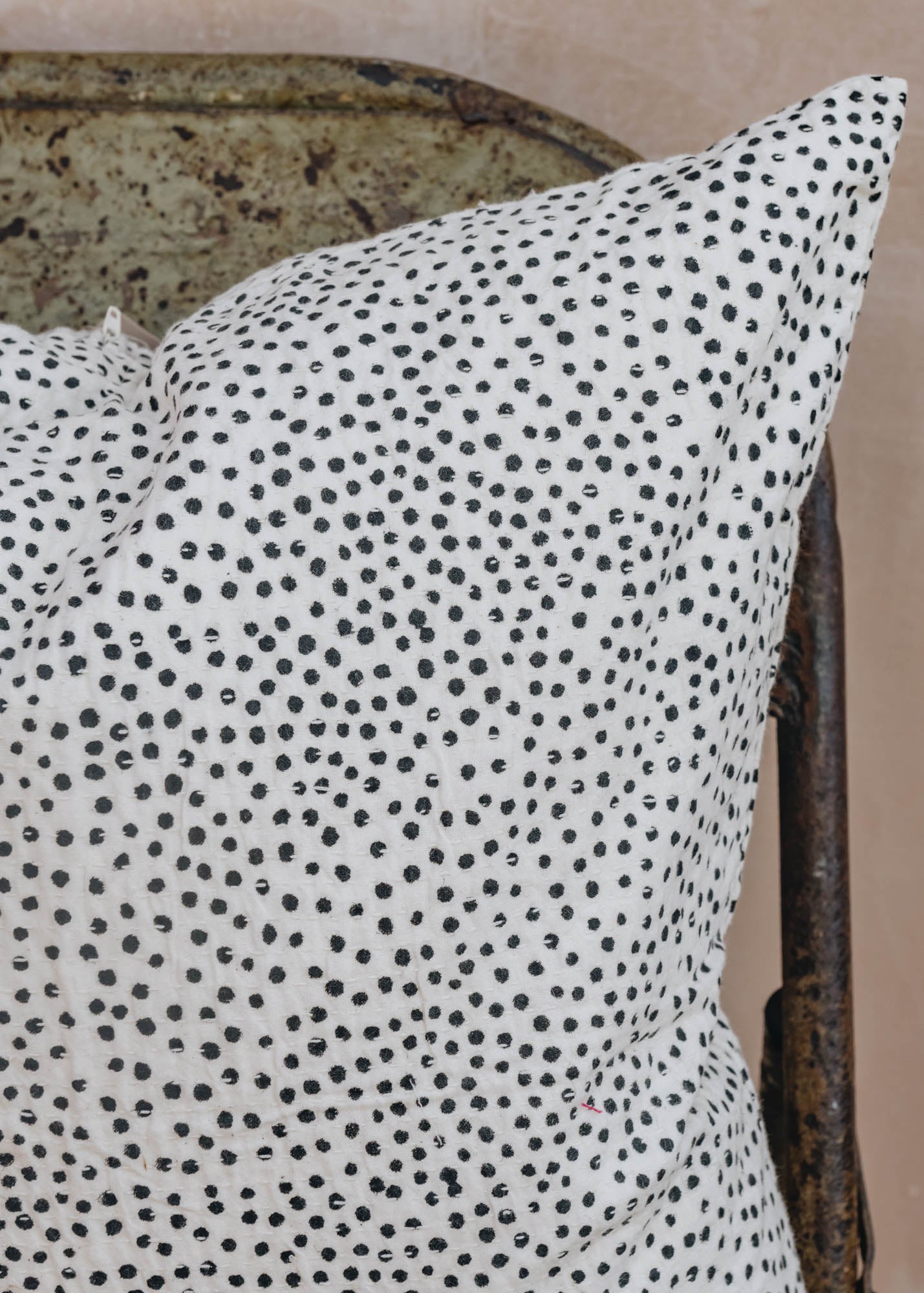 A World Of Craft Fleck Cushion in White and Black