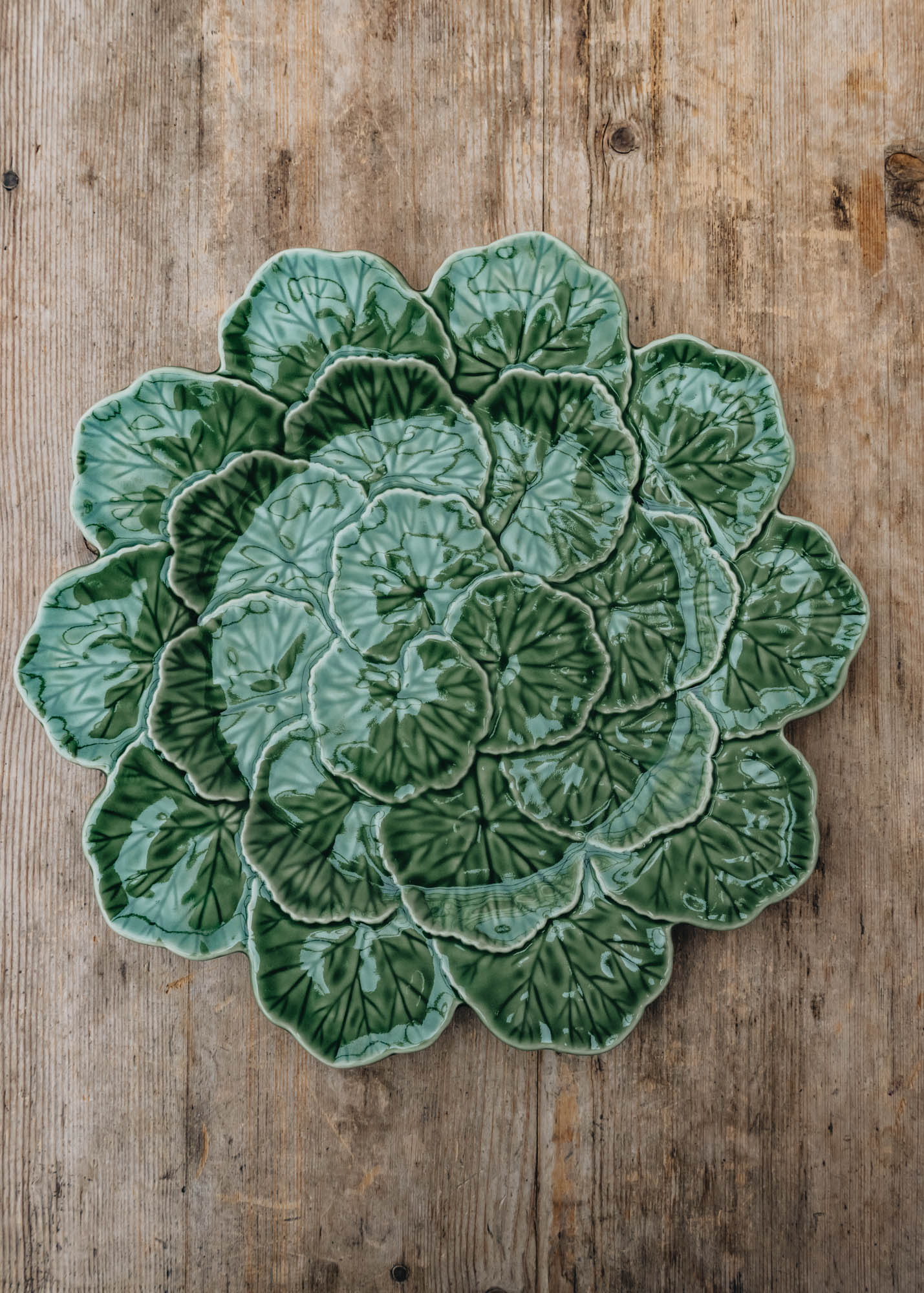 Geranium Green Charger Plate