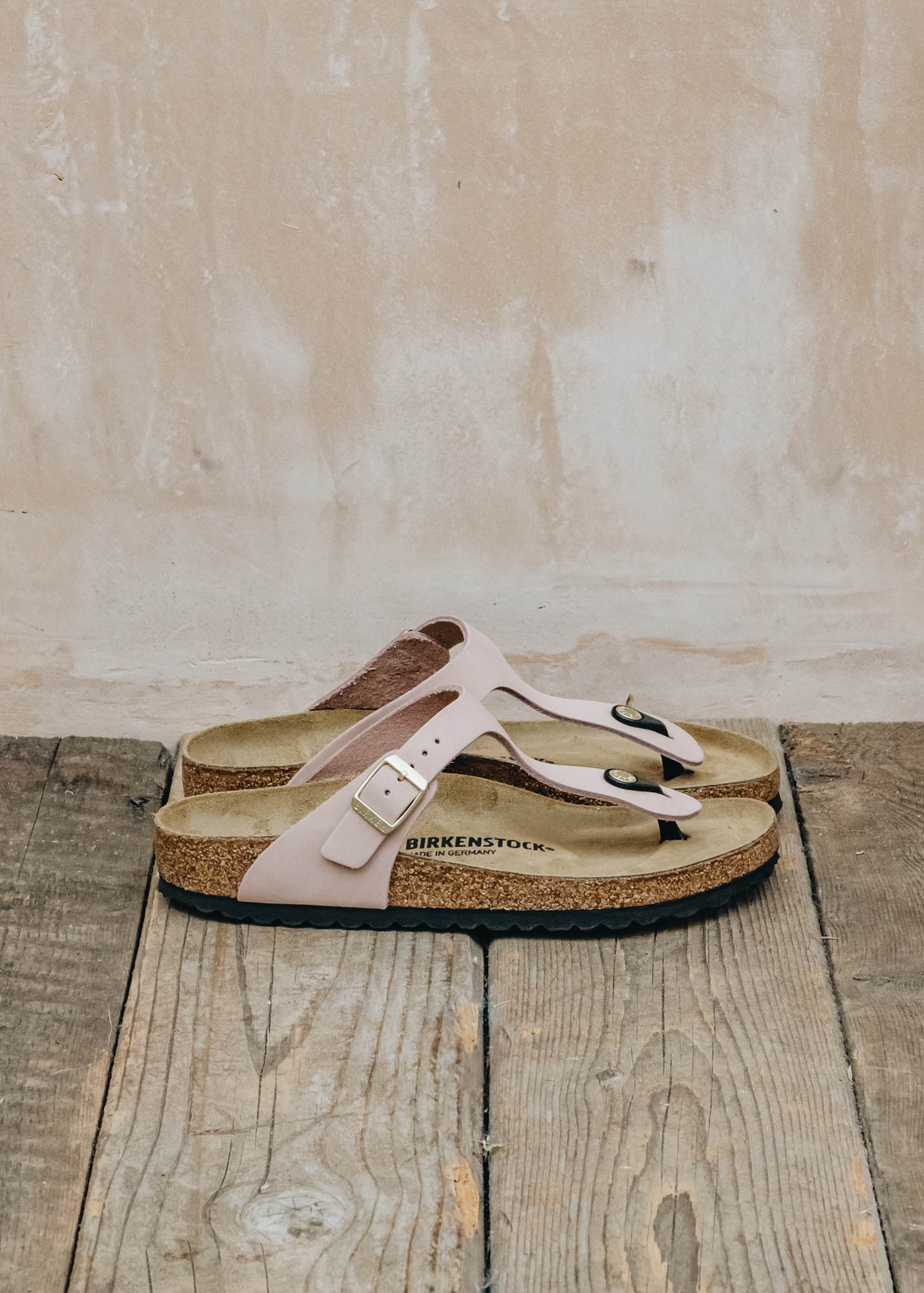 Women's Birkenstock Gizeh Nubuck Regular Sandals in Soft Pink