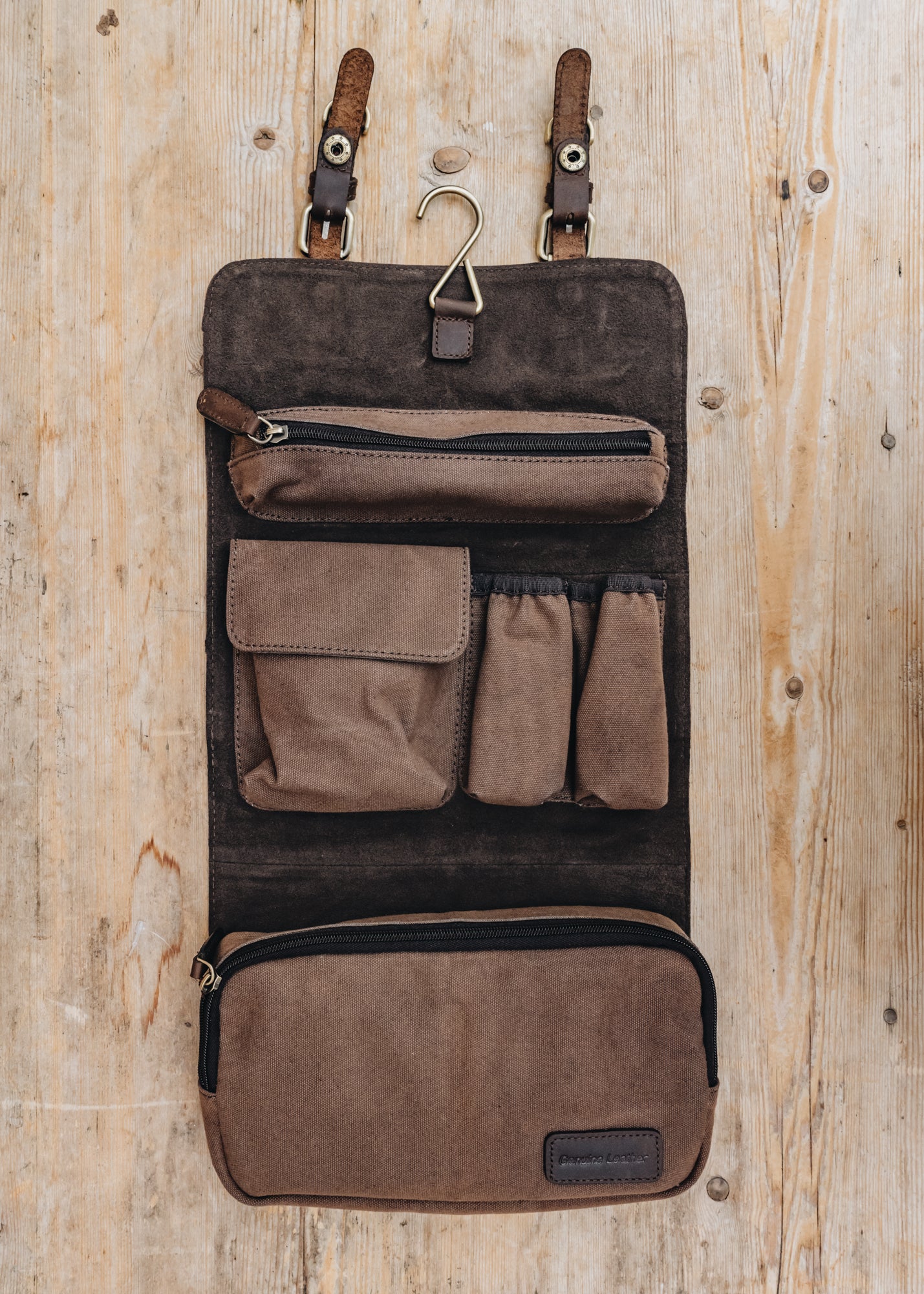 Ashwood Ashwood Hanging Washbag in Mud