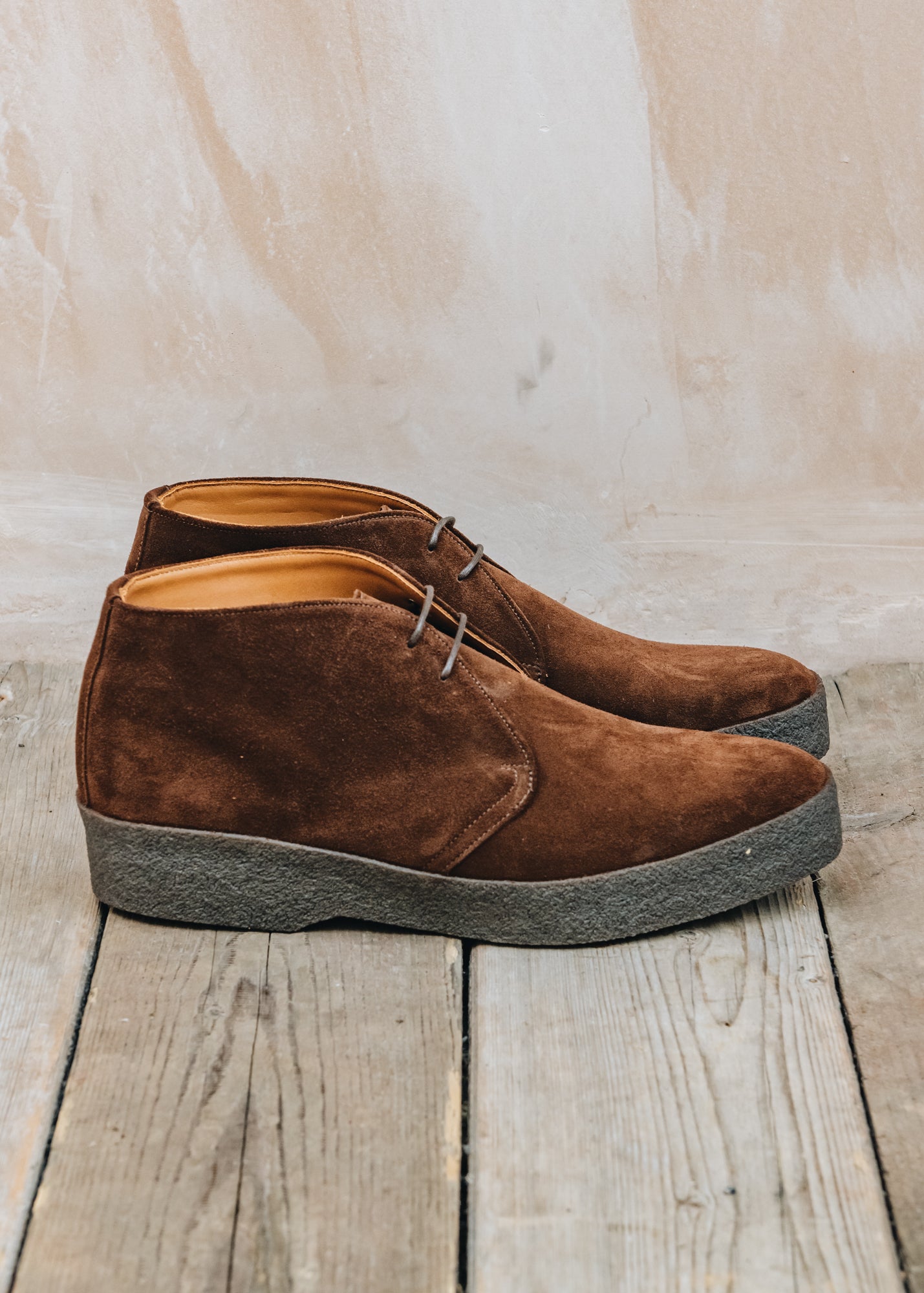 Men's Sanders Hi Top Suede Chukka Boots in Polo Snuff