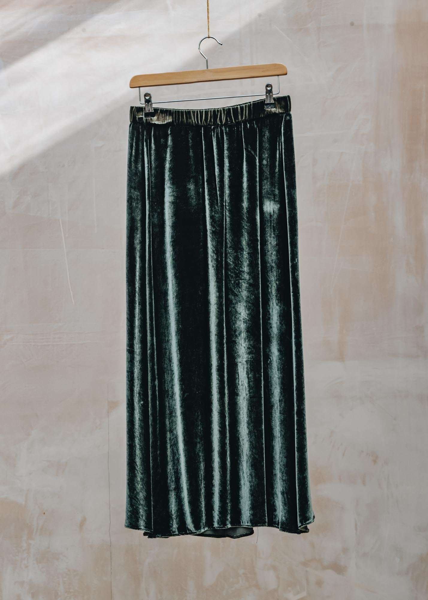 Diega Jabo Velvet Skirt in Forest Green