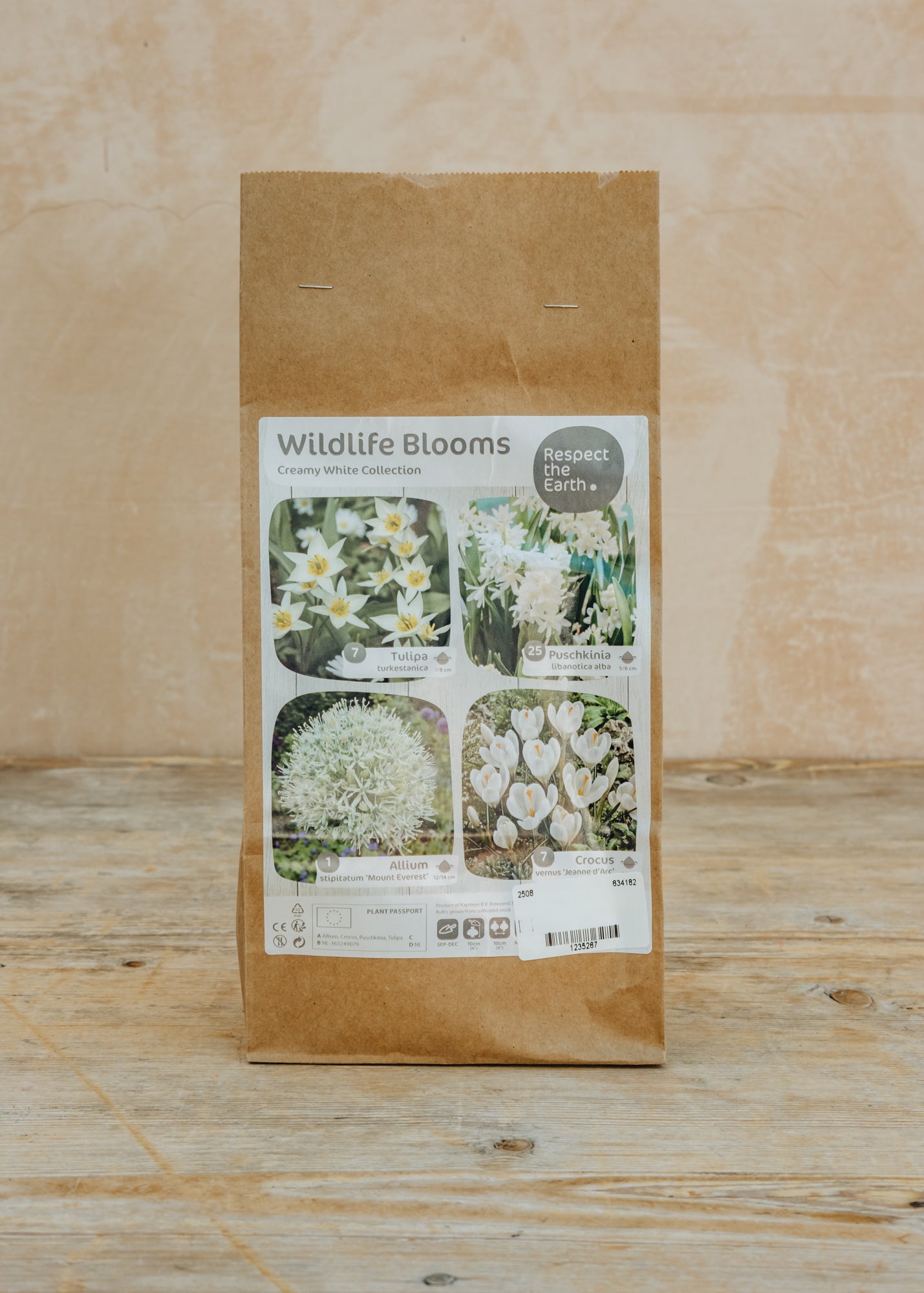 Wildlife Creamy White Bulb Collection