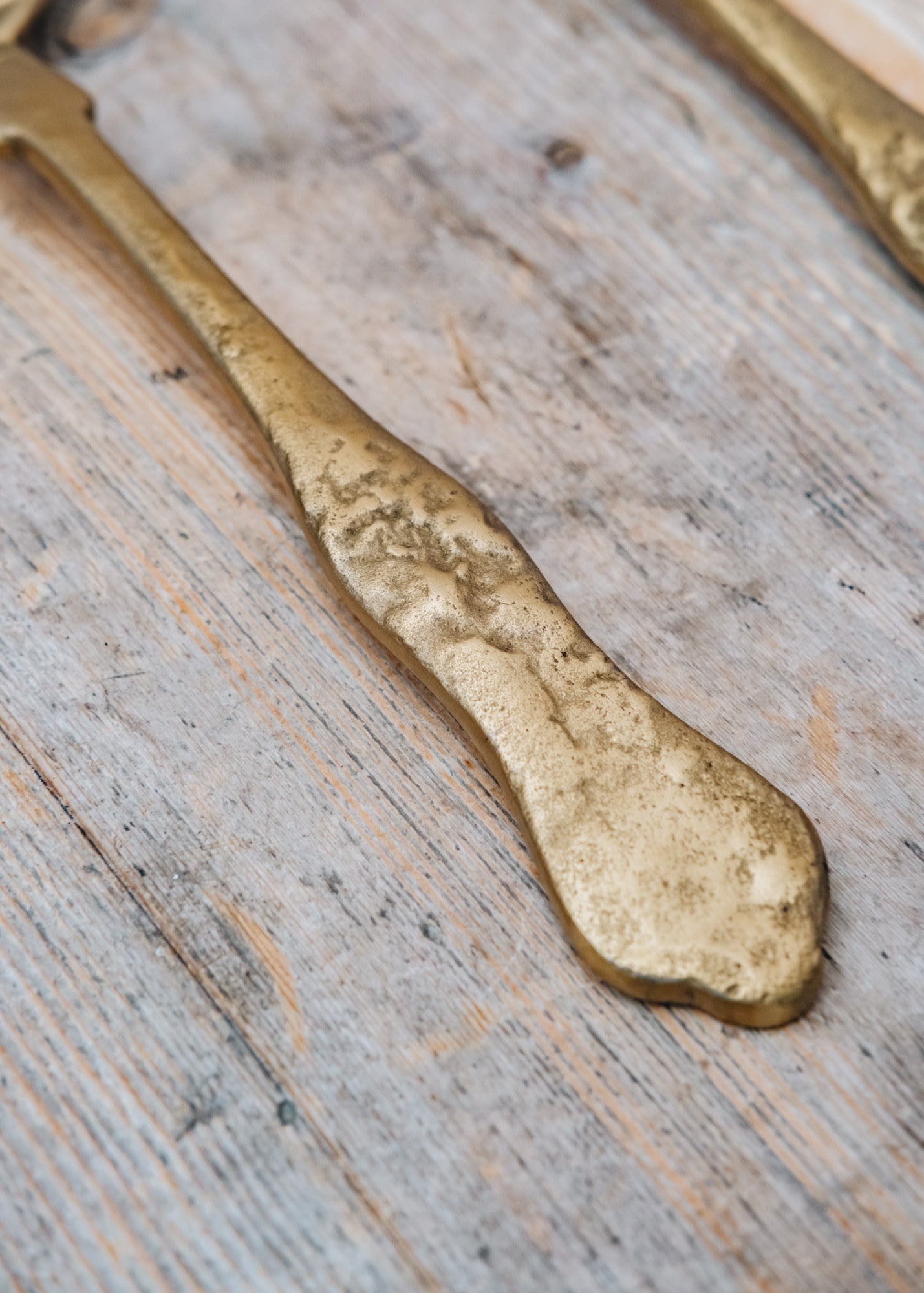Nkuku Nkuku Khana Brushed Gold Salad Servers