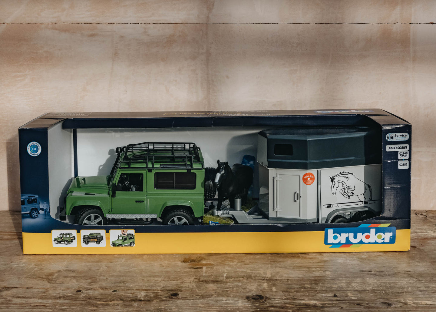 Toy Land Rover Defender and Horsebox