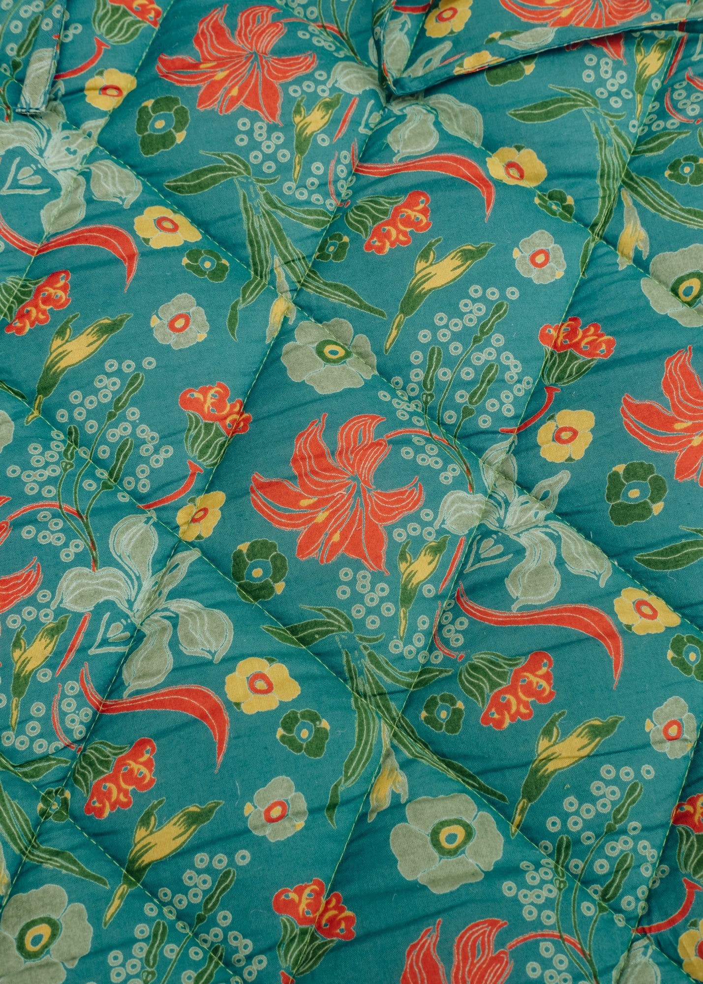 Les Touristes Yoga/Leisure Mat in Vibrant Green Columbia