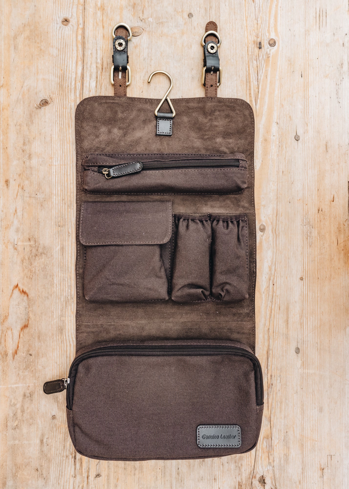Ashwood Ashwood Liam Hanging Washbag in Brown