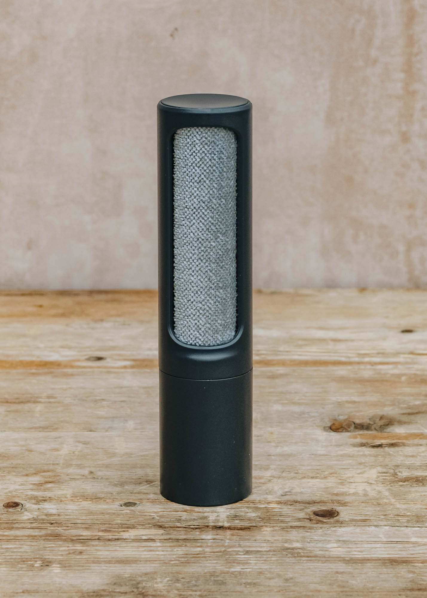 Steamery Lint Brush in Dark Grey