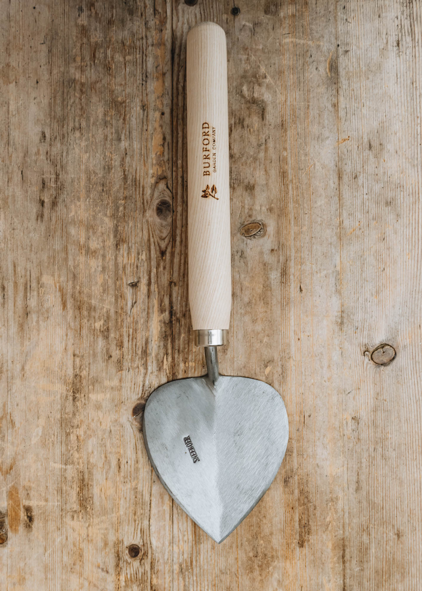Sneeboer Sneeboer Long Handled Old Dutch Style Planting Trowel