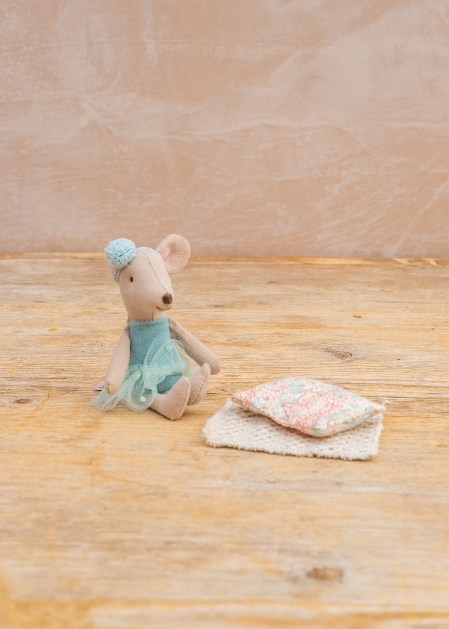 Maileg Little Sister Dance Mouse in Daybed