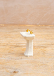 Mouse Bathroom Sink in Off White