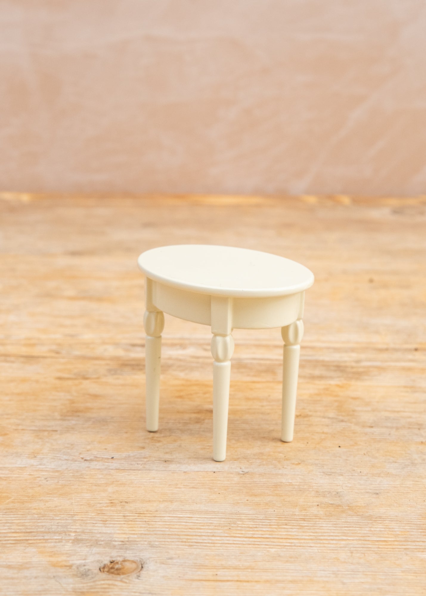 Mouse Vintage Side Table in Off White