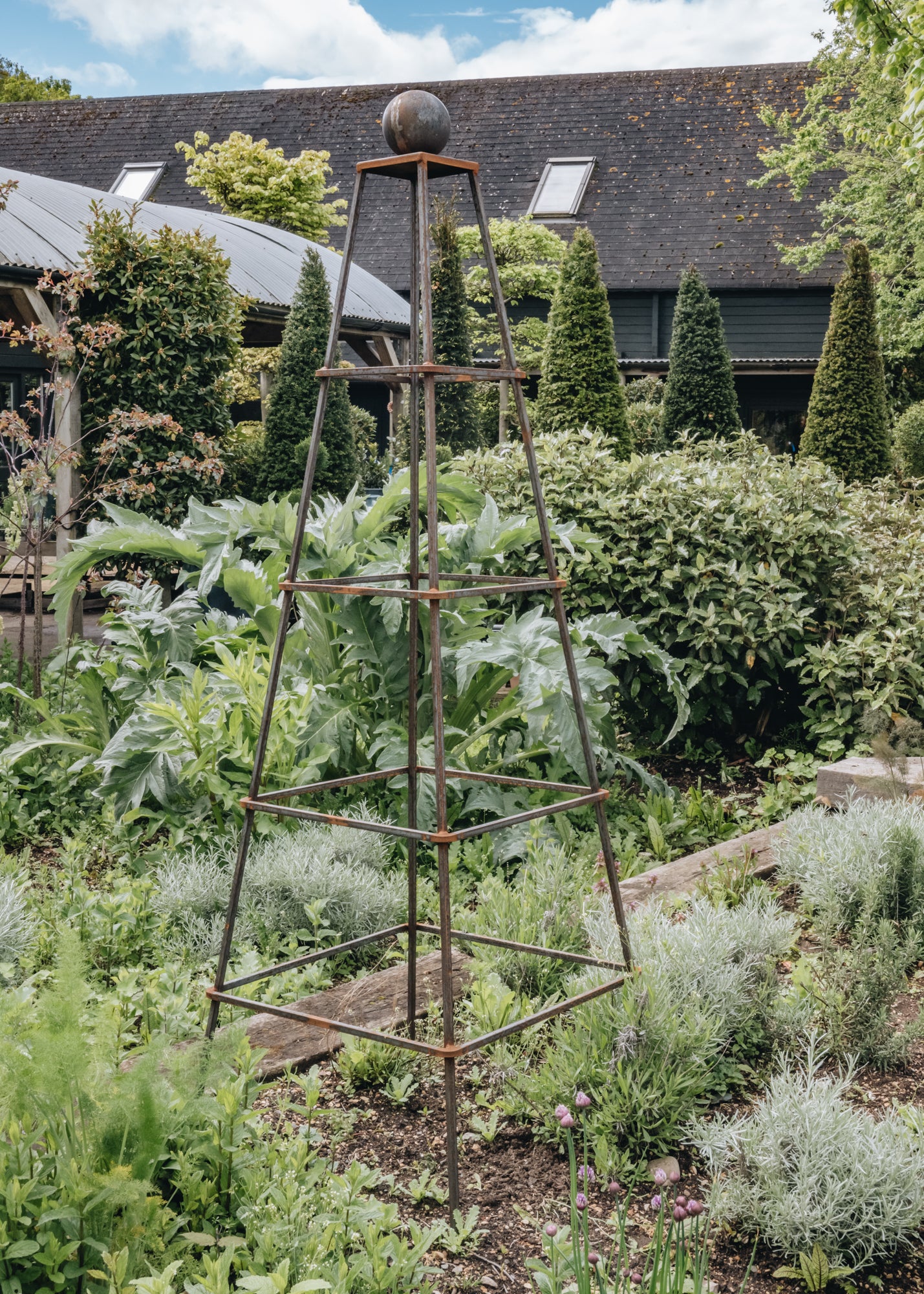 Medium Abinger Obelisk