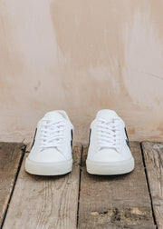 Veja Men's Campo Leather Trainers in Extra White and Black