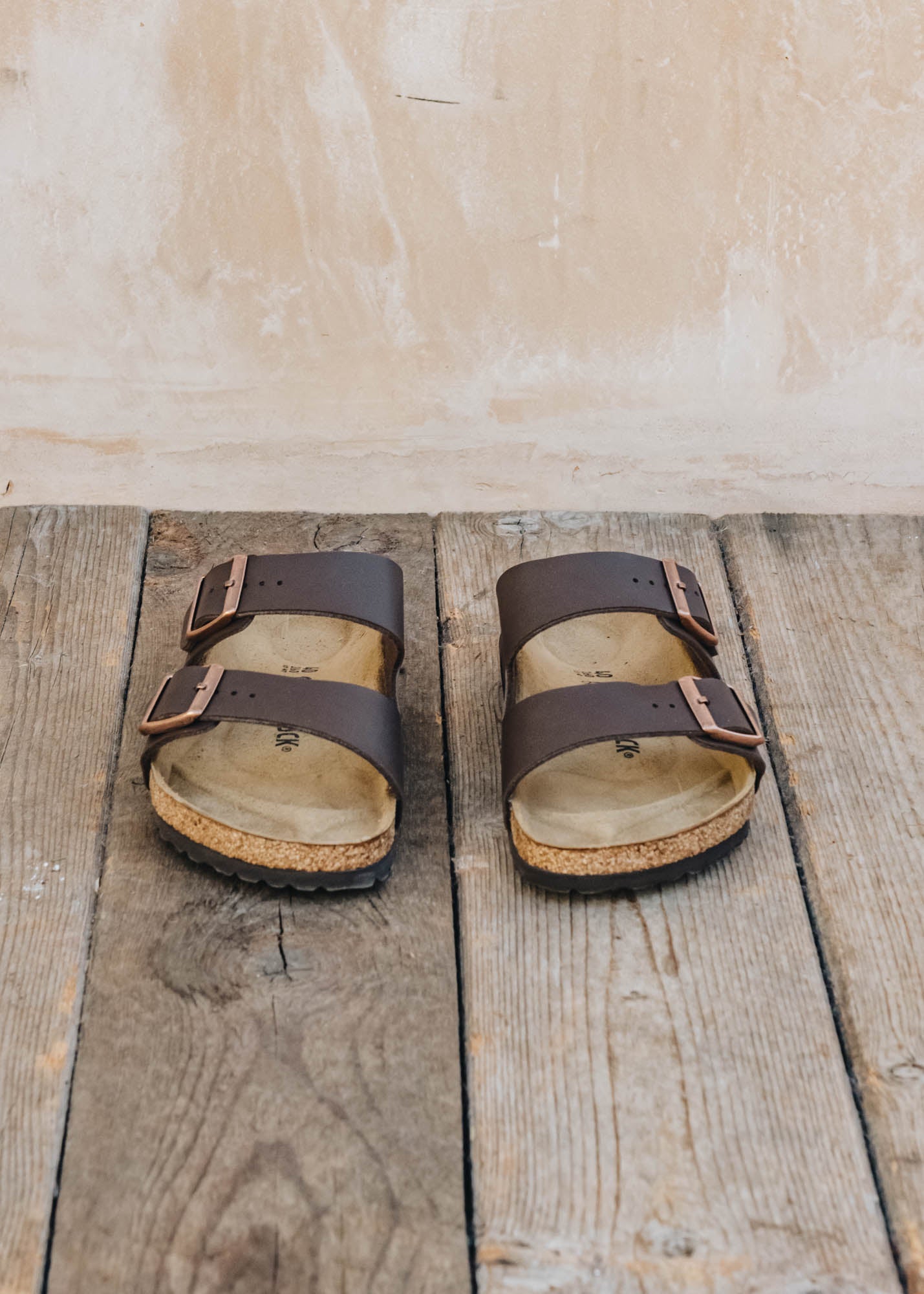Women's Narrow Arizona Sandals in Dark Brown Birko-Flor