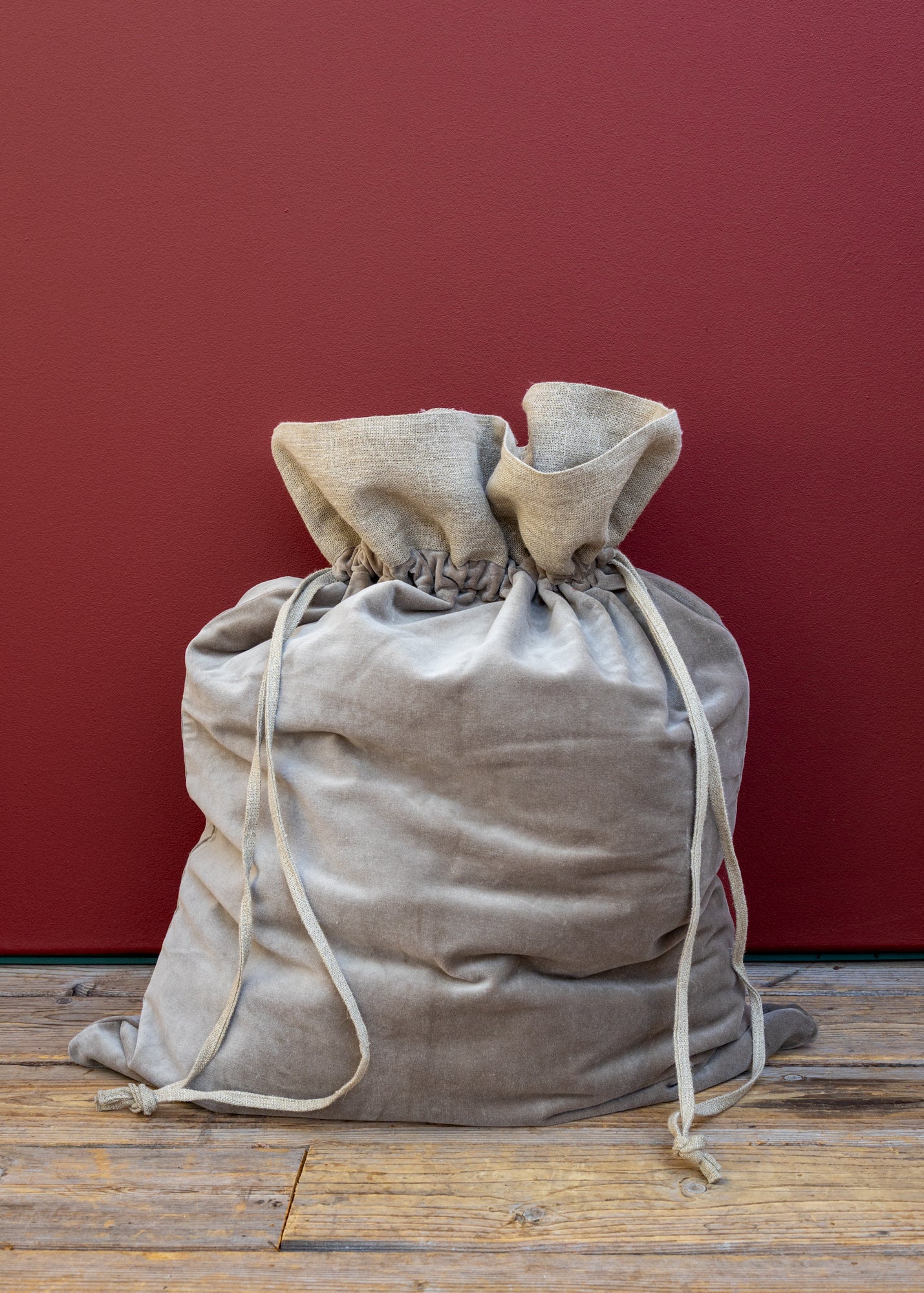 Karru Velvet Sack in Light Grey